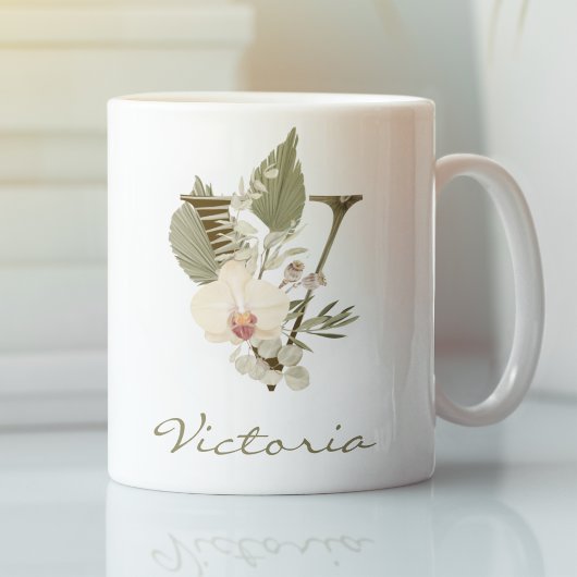 Initial V Boho Floral Orchid Greenery Individuelle Kaffeetasse