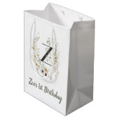 Initial Z mit weicher Blume Mittlere Geschenktüte (Rückseite Schrägansicht)