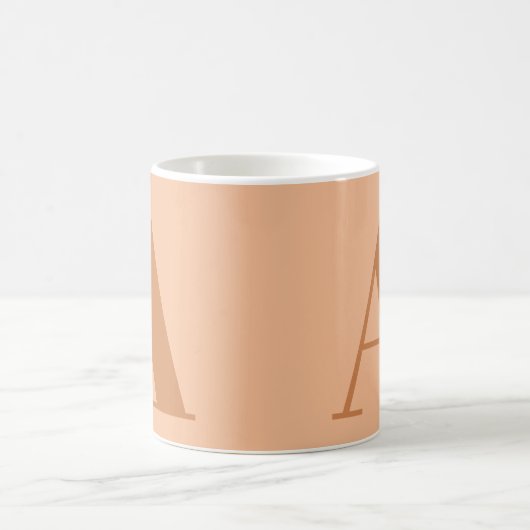 Initialbrief der Peach Monogram Kaffeetasse (Mittel)