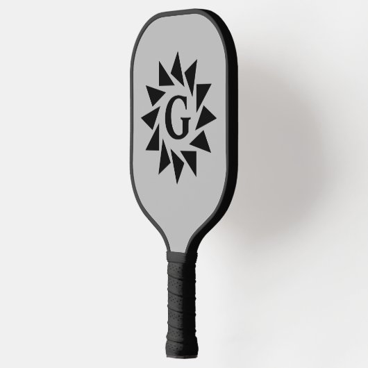 Initiale, geometrische Dreiecke auf Grau ändern Pickleball Schläger (Links)
