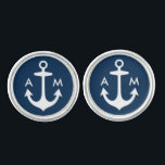 Initialen der Nautischen Navy-Anker-Hochzeitsmonog Manschettenknöpfe<br><div class="desc">Das Design der Herrenkufflins im personalisierten nautischen Stil umfasst einen weißen Bootanker mit eigenen Initialen (kann Vor- und Nachname oder Vorname Initialen einer Braut und Bräutigam sein) und einen marineblauen Hintergrund.</div>