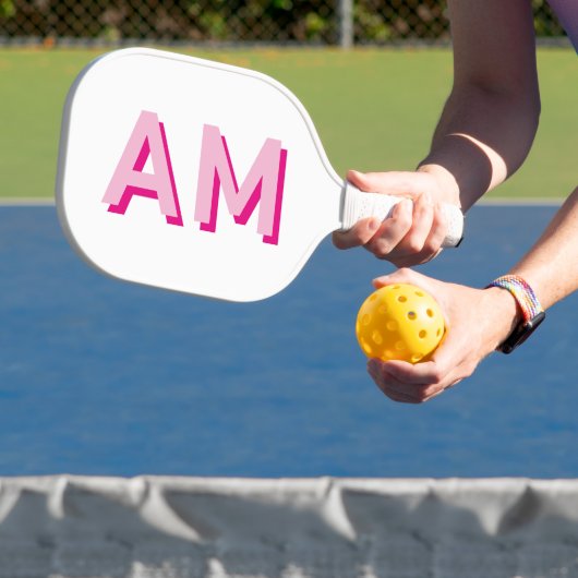 Initialen der rosa und rosafarbenen Monogramme Pickleball Schläger (InSitu)