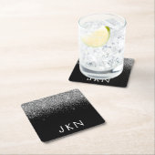 Initialen für die Mädchenbezeichnung in der Schwar Rechteckiger Pappuntersetzer (Vor Ort)