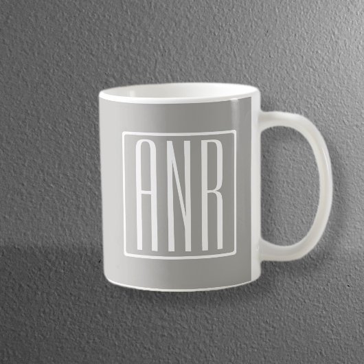 Initialen Monogramm | Weiß auf Hellgrau Kaffeetasse