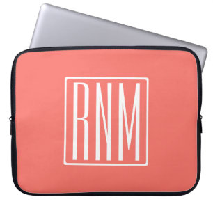 Initialen Monogramm Weiß auf Koralle Laptopschutzhülle