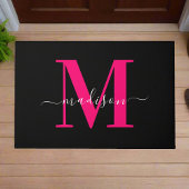 Initialer Familienname für Schwarz und Fett rosa M Fußmatte