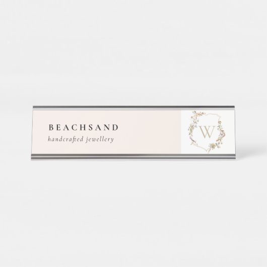 Initiales Wappen der Dusky Pink-Wildblume Schreibtischnamensplakette (Vorderseite )