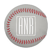 Initialmonogramm | Weiß auf hellgrau Baseball (Vorderseite Links)