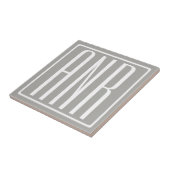 Initialmonogramm | Weiß auf hellgrau Fliese (Seite)