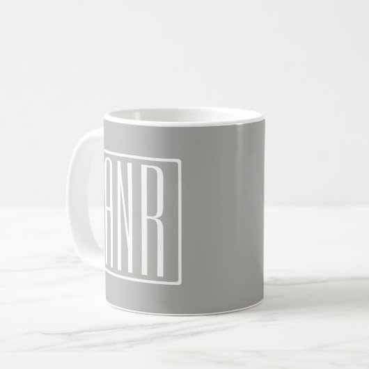 Initialmonogramm | Weiß auf hellgrau Kaffeetasse (Vorderseite Links)