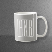 Initialmonogramm | Weiß auf hellgrau Kaffeetasse