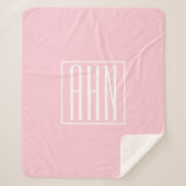 Initialmonogramm | Weiß auf hellrosa Sherpadecke (Vorderseite)