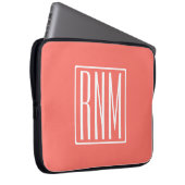 Initialmonogramm | Weiß auf Korallen Laptopschutzhülle (Vorne Rechts)