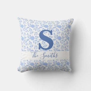 Initialmonogramm Weiß und leicht blaue Blüte Kissen