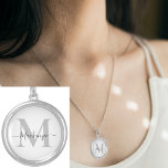 Initialname des Monogramms personalisieren Versilberte Kette<br><div class="desc">Personalisieren Sie diese Monogramm Initialname Silver Plated Necklace. Bearbeiten Sie es,  um eine Hintergrundfarbe hinzuzufügen,  den Schriftart oder die Farbe des Textes zu ändern oder ein Foto oder ein Kunstwerk hinzuzufügen. Sandy unter admin@giftsyoutreasure.com kontaktieren</div>