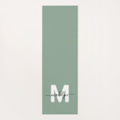 Initialname Monogram Sage Green Yogamatte (Rückseite)