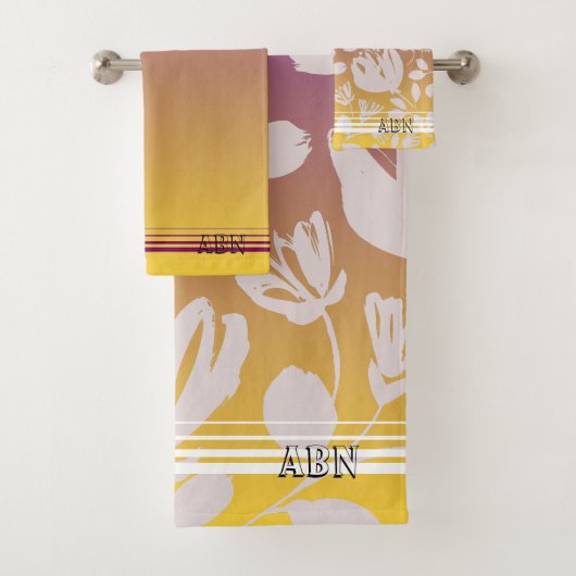 Initials elegant matching gradient floral mustard badhandtuch set (Insitu)