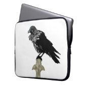 Inken Raven Laptopschutzhülle (Vorderseite Links)