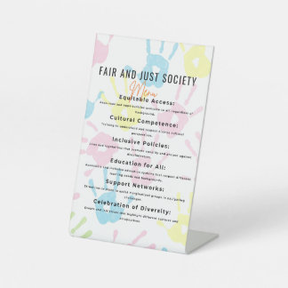 Inklusive Gemeinschaft für Fairness und Taucher Sockelschild