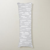 Inky Rounded Lines Muster | Weiß auf Blassgrau Seitenschläferkissen (Vorderseite Vertikal)