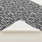 Inky Rounded Lines Muster | Weiß auf Grafit Sherpadecke (3/4)