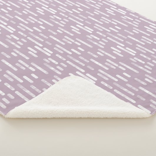 Inky Rounded Lines Muster | White on Mauve Sherpadecke (3/4)