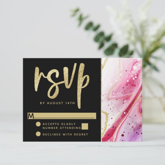 Inky Splash Red Marble mit Goldfolie Hochzeit RSVP Karte (Stehend Vorderseite)