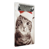 Inländische Tabbykatze, die roten Weihnachtshut Mini Klemmbrett (Schrägansicht)