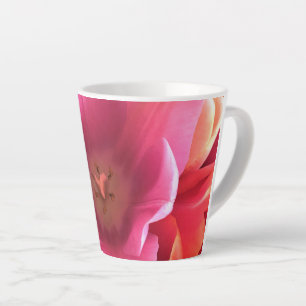 Innen einer rosa Tulip Milchtasse