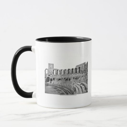 Innenansicht des Amphitheatre Tasse (Links)