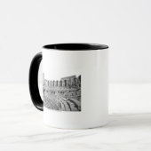 Innenansicht des Amphitheatre Tasse (Vorderseite Links)