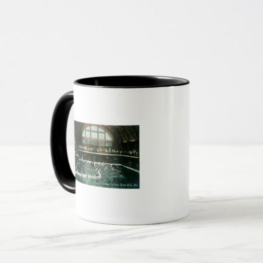Innenansicht des Badepavillons Tasse (Vorderseite Links)