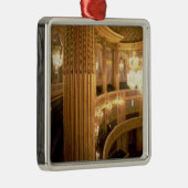 Innenansicht des Opernhauses, das in Richtung t Silbernes Ornament (Rechts)