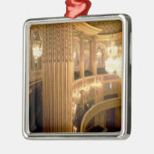 Innenansicht des Opernhauses, das in Richtung t Silbernes Ornament (Links)