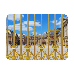 Innenhof des Schlosses Versailles durch das Tor Magnet