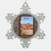 Innenkabine mit Aussicht auf das Feuertal Schneeflocken Zinn-Ornament (Vorderseite)