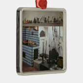 Innenraum der Küche des Hotels de Cabris Silbernes Ornament (Rechts)