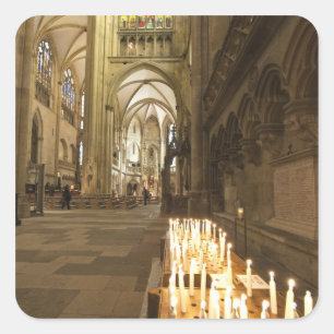 Innenraum des St. Petersdoms in Regensburg Quadratischer Aufkleber