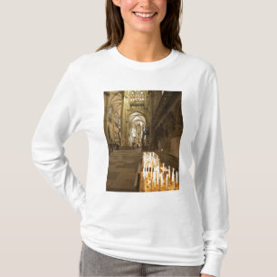 Innenraum des St. Petersdoms in Regensburg T-Shirt