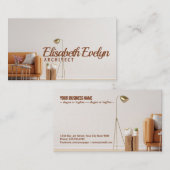 Innenwand des Wohnzimmers in warmen Farbtönen mit Visitenkarte (Vorne/Hinten)