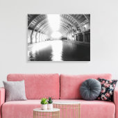 Innere des größten Plunge-Badezimmers Leinwanddruck (Insitu (Wohnzimmer))