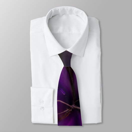 Innerhalb einer Iris-Neck-Tie Krawatte (Gebunden)