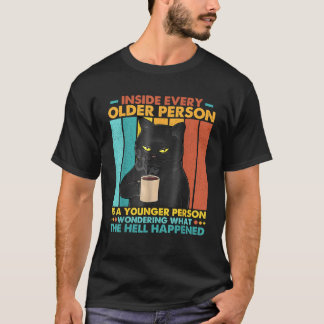 Innerhalb jeder älteren Person ist eine junge Pers T-Shirt