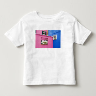 Insel Burano, Burano, Italien. Farbige Häuser in B Kleinkind T-shirt