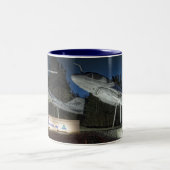 Insel-Kaffeetasse NAS Whidbey, Marineluft Statio… Zweifarbige Tasse (Mittel)