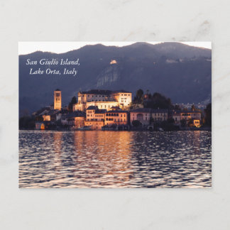 Insel San Giulio, Orta-See, Italien, bei Dämmerung Postkarte