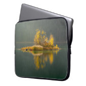 INSEL UMGEBEN VON WASSER LAPTOPSCHUTZHÜLLE (Vorderseite Links)