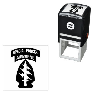 Insignien der Spezialkräfte Im Flugzeug Permastempel