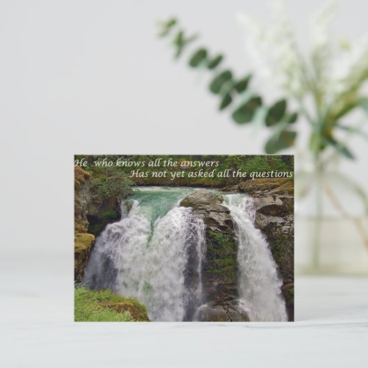 Inspiration beim Wasserfall Postkarte (Stehend Vorderseite)
