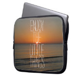 Inspiration genießen Sie die kleinen Dinge Zitat Laptopschutzhülle (Vorderseite Links)